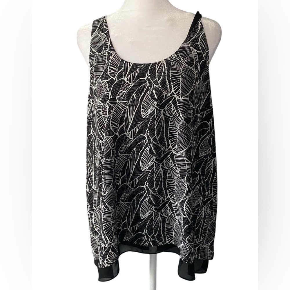Ann Taylor LOFT leaf pattern women’s top size M